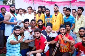 Winner of Digvijay Singh Memorial Cricket Tournament posing for photograph with Former Minister RS Chib.