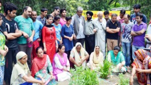 Women singing folk songs during “Raahde’ festival at Jammu on Thursday. 