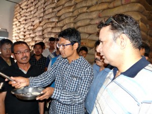 CAPD Minister Ch Zulfkar during visit to a mill.