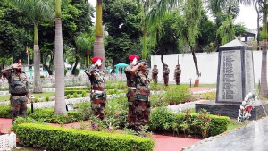 GOC 16 Corps Lt Gen RR Nimbhorkar paying tributes to Warriors Grave in Akhnoor on Monday.