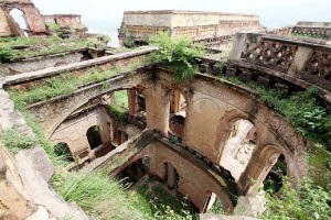 Dilapidated condition of historic Mubarak Mandi Complex. -Excelsior/Rakesh