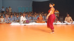 Padamshree Geeta Chandran performing ‘Bharatnatyam’ at KC Public School.