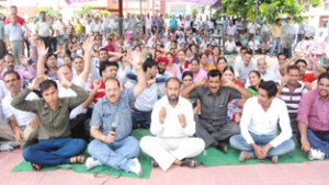 SKUAST-Jammu non-teaching employees protesting on Monday. 
