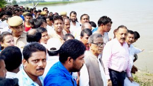 Union Minister Dr Jitendra Singh, accompanied by senior Central and State Govt officials, interacting with the inmates of relief camps in flood affected areas of lower Assam on Tuesday.