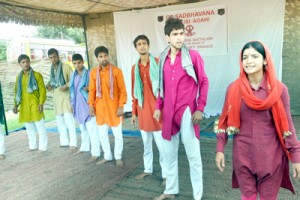 A scene from the play 'Choona Hai Aasmaan' presented by Natrang at Jhallas.