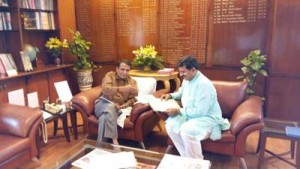 MP Jugal Kishore Sharma interacting with Railway Minister Suresh Prabhu.