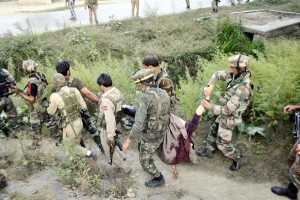 Troops during gunbattle in Pulwama on Saturday. —Excelsior/Younis Khaliq