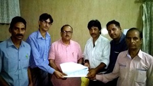 Delegation of Gaddi Sippi submitting a memorandum to Deputy Chief Minister Dr Nirmal Singh at Jammu on Tuesday.