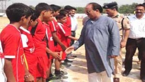 MLA Samba, Dr D K Manyal interacting with players while inangurating Rural Sports Meet under RGKA on Wednesday.