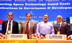 Union Minister Dr Jitendra Singh, flanked by Cabinet Secretary Pradeep Kumar Sinha, NITI Aayog Vice Chairman Arvind Panagariya and Space Secretary & Chairman ISRO A.S.Kiran Kumar, at the inaugural session of the day long National Meet on Space Technology at Vigyan Bhawan, New Delhi on Monday.