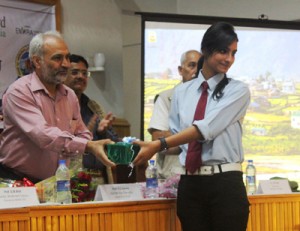 JU VC  presenting memento to a participant during a workshop at Bhaderwah Campus on Saturday. -Excelsior/Tilak Raj