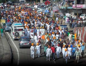 Yuva Rajput Sabha members taking out Shobha Yatra in Jammu on Wednesday.  —Excelsior/Rakesh