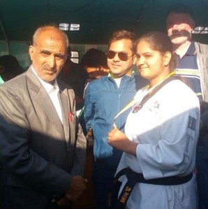 Heena Bali being felicitated in Srinagar.