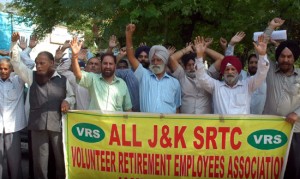 VRS employees of SRTC protesting in Jammu on Thursday.  -Excelsior/Rakesh