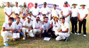 Winners of Jagruk Hindustani Premier Cricket League posing for a group photograph. 