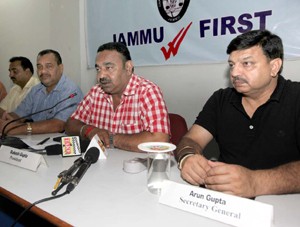 Office bearers of CCI at a press conference at Jammu on Wednesday. —Excelsior/Rakesh