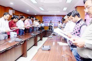 Employees of Power Grid taking pledge on Ist day of ‘Vigilance awareness week’ at NRTS-II Headquarters in Jammu.