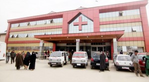 A view of  Shri Maharaja Hari Singh (SMHS) hospital building in Srinagar on  Sunday.—Excelsior/Amin War