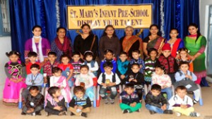 Winners of Display Your Talent organized by St. Mary's Infant Pre School posing for a group photograph alongwith dignitaries. 