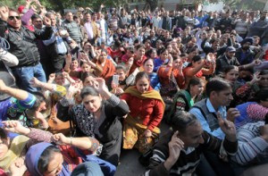 Teachers raising slogans in support of their demands at Jammu on Saturday. —Excelsior/Rakesh