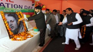 PCC president & others paying tributes to former PM, Indira Gandhi on her birth anniversary in Jammu on Thursday.  —Excelsior/Rakesh