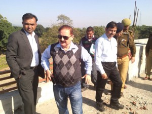 Divisional Commissioner, Dr Pawan Kotwal during his visit to Lakhanpur on Saturday.