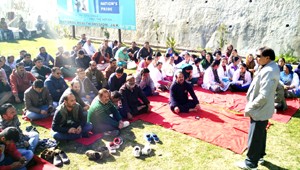 Doctors and paramedics during protest at Bhaderwah. —Excelsior/Tilak Raj