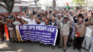 PoJK displaced persons holding rally in Jammu on Wednesday. -Excelsior/Rakesh