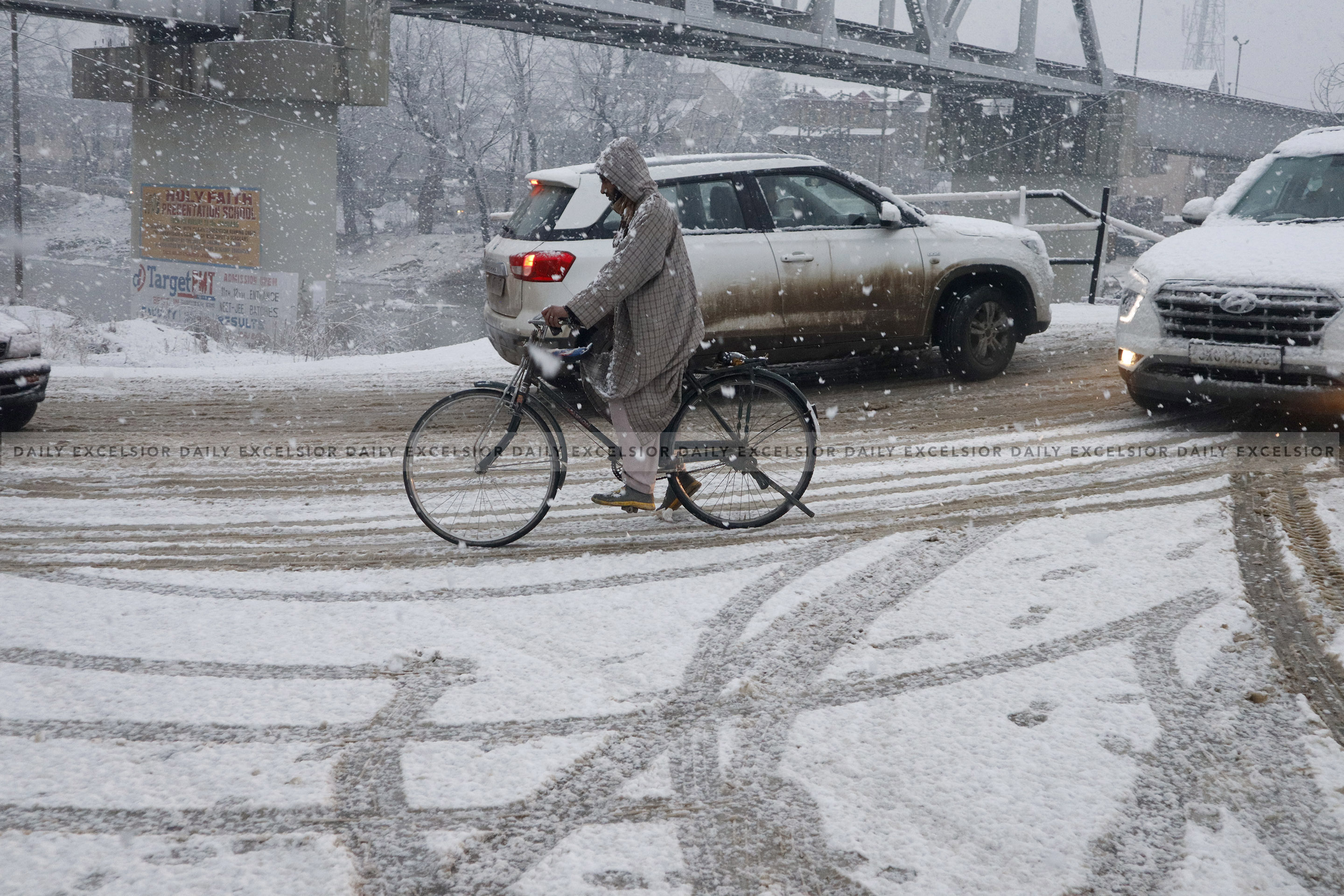 IMD Issued Red Alert Predicts Heavy To Very Heavy Rain Snow In J K