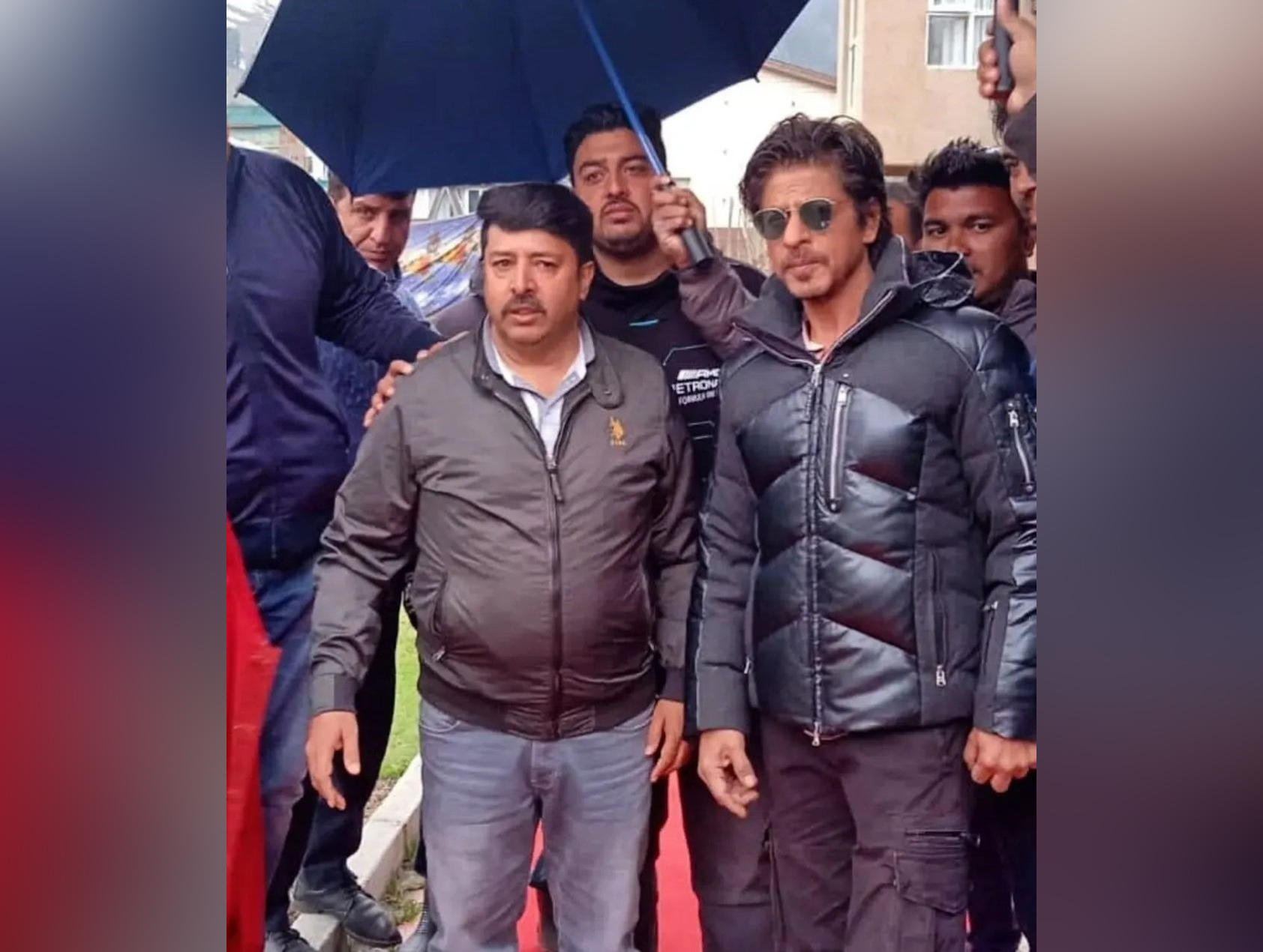 Shah Rukh Khan Poses With Fans As He Shoots For Dunki In Kashmir