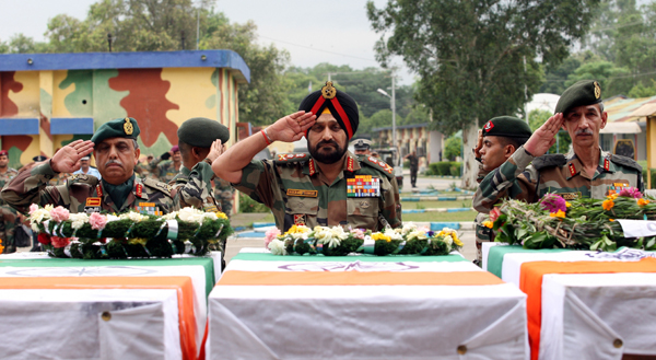 Army chief Gen Bikram Singh, Northern Army Commander Lt Gen Sanjiv ...