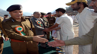 DIG Ashkoor Ahmed Wani and other dignitaries interacting with player ...