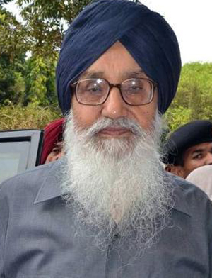 Parkash Singh Badal returns Padma award - Jammu Kashmir Latest News ...