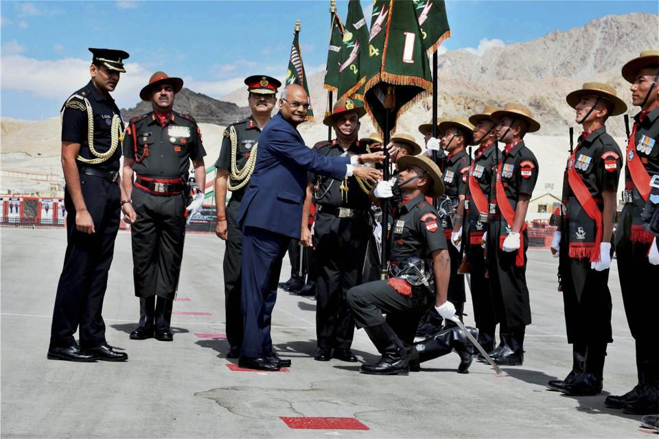 Prez presents Colours to Ladakh Scouts - Jammu Kashmir Latest News ...