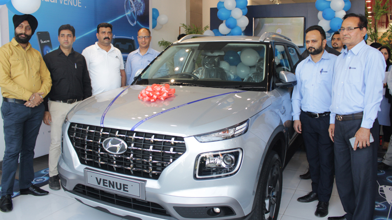 Hyundai Venue Launched At Shuhul Showroom Jammu Kashmir Latest News Tourism Breaking News J K