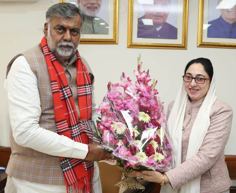 Darakhshan meets Tourism Minister, seeks spl package - Jammu Kashmir ...