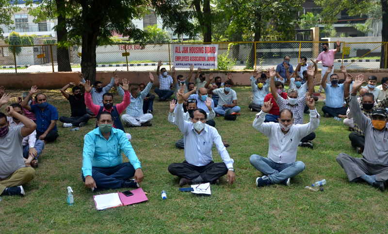 Housing Board employees stage protest - Jammu Kashmir Latest News ...