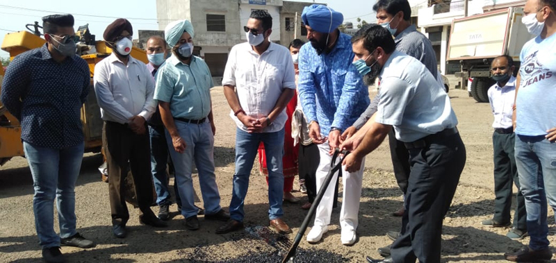 Macadamization of Fruit, Vegetable Mandi Narwal begins