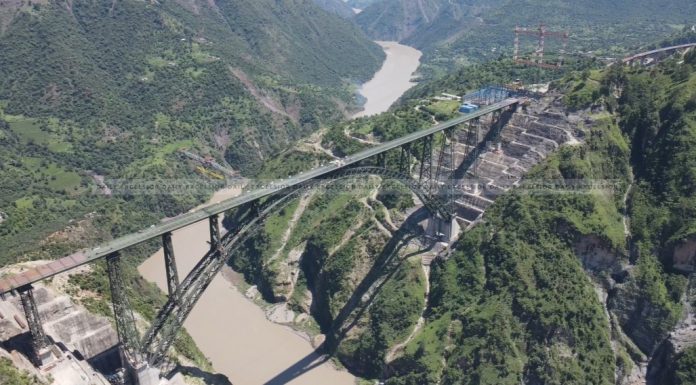 ‘Golden joint’: Railways connects two ends of Chenab railway bridge ...