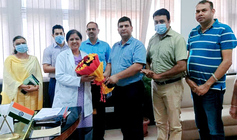 Puneet Mahajan calls on Dr Shashi Sudan - Jammu Kashmir Latest News ...