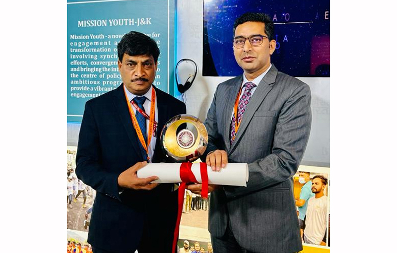 Chief Secretary Dr Arun Kumar Mehta Awarding Mission Youth CEO Shahid ...